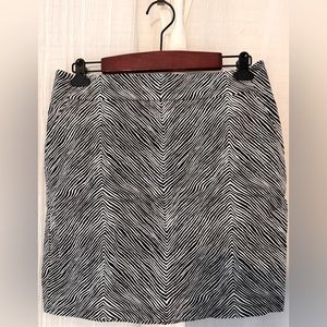 Ann Taylor. NWOT. Black and White Striped Skirt